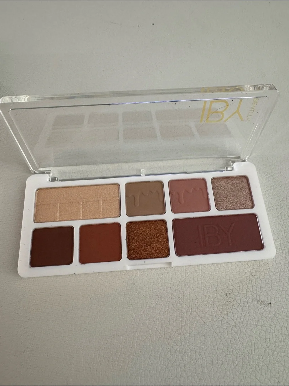 IBY Chocolatier Eyeshadow Palette - 8 Shade